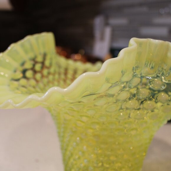 Topaz Opalescent Triangle Vase - Picture 4 of 14